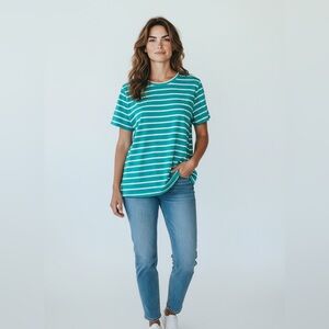 Chicos Women’s Size XL (3) Short Sleeve Round Neck Blue White Striped Tee